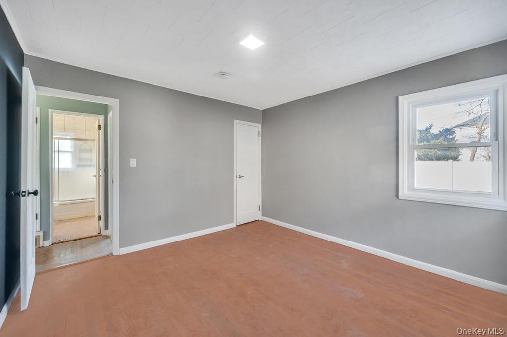 627 10th Avenue, New Hyde Park, NY 11040