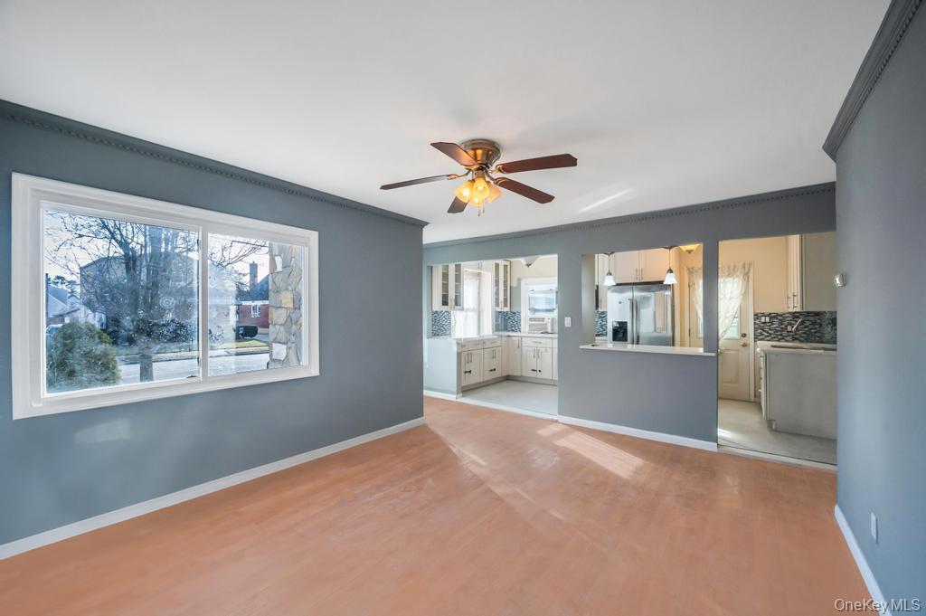 627 10th Avenue, New Hyde Park, NY 11040