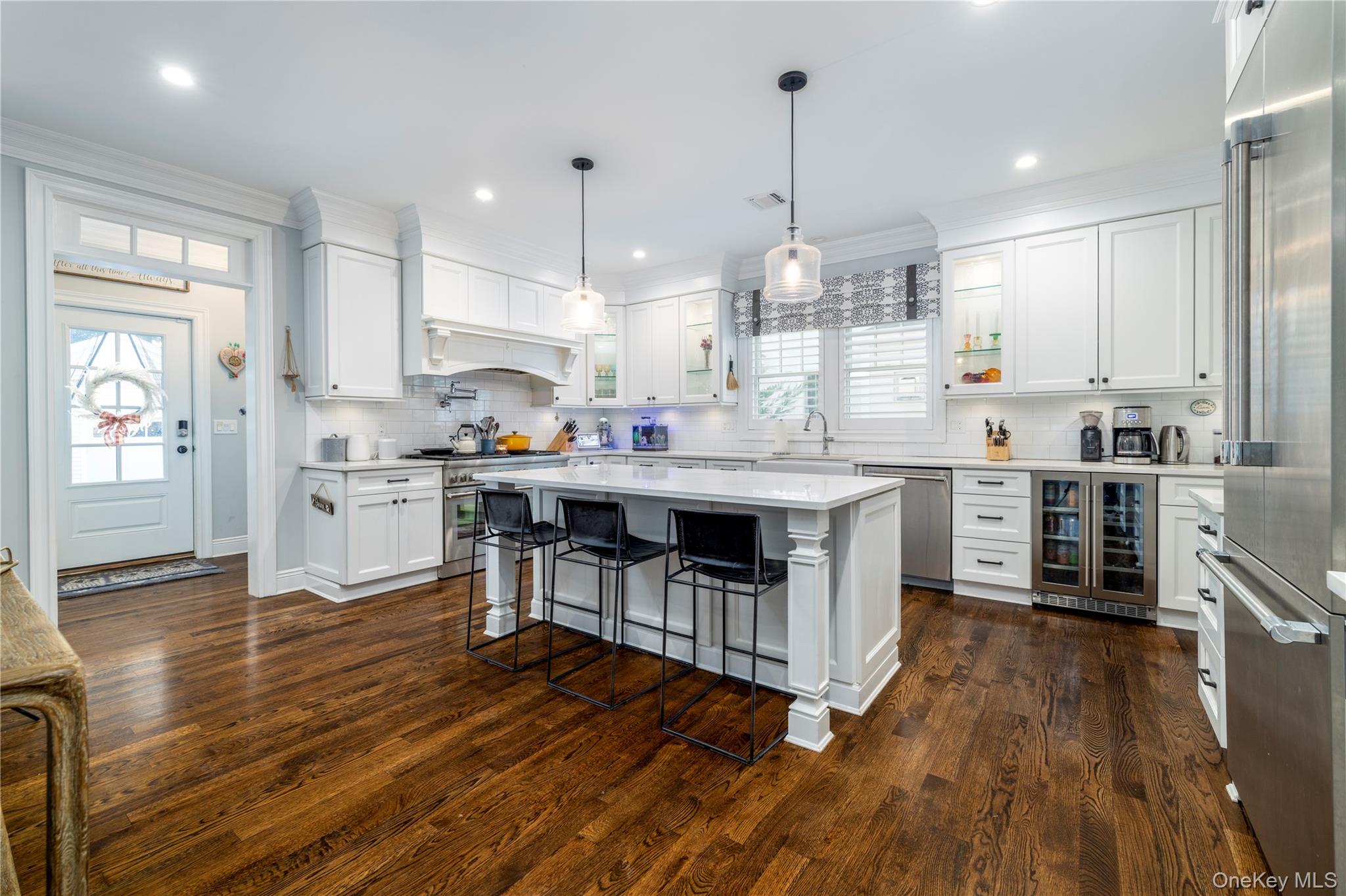 16 Westminster Road, Rockville Centre, NY 11570