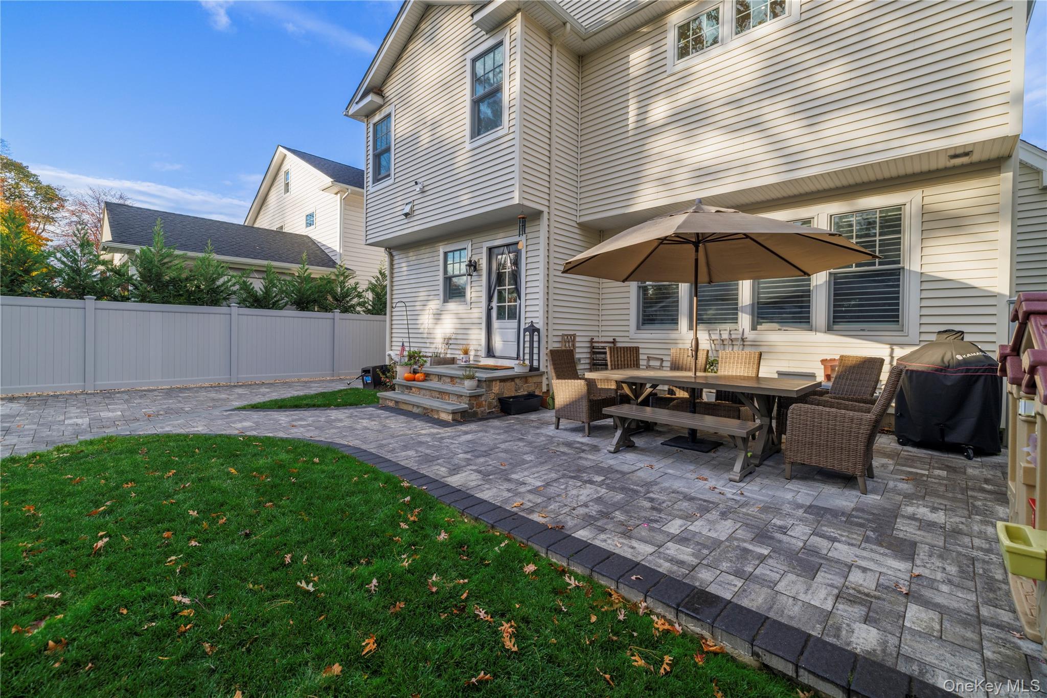 16 Westminster Road, Rockville Centre, NY 11570