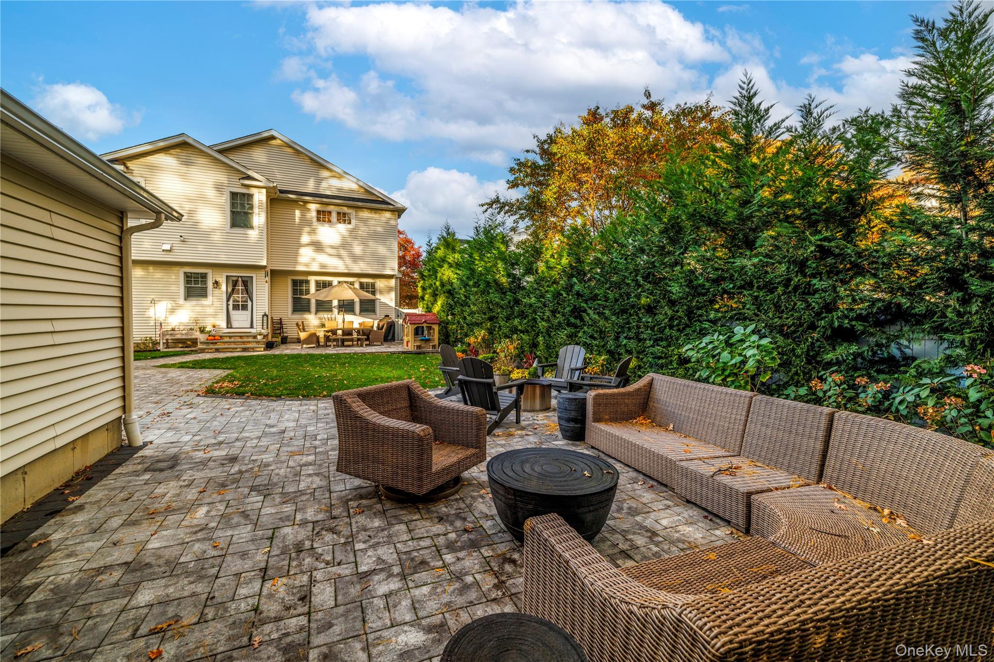 16 Westminster Road, Rockville Centre, NY 11570