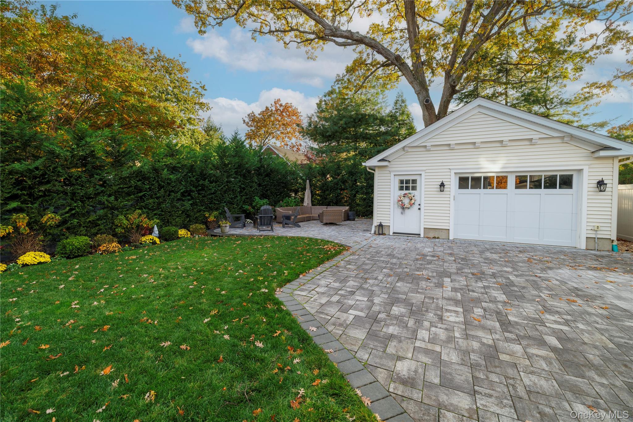 16 Westminster Road, Rockville Centre, NY 11570