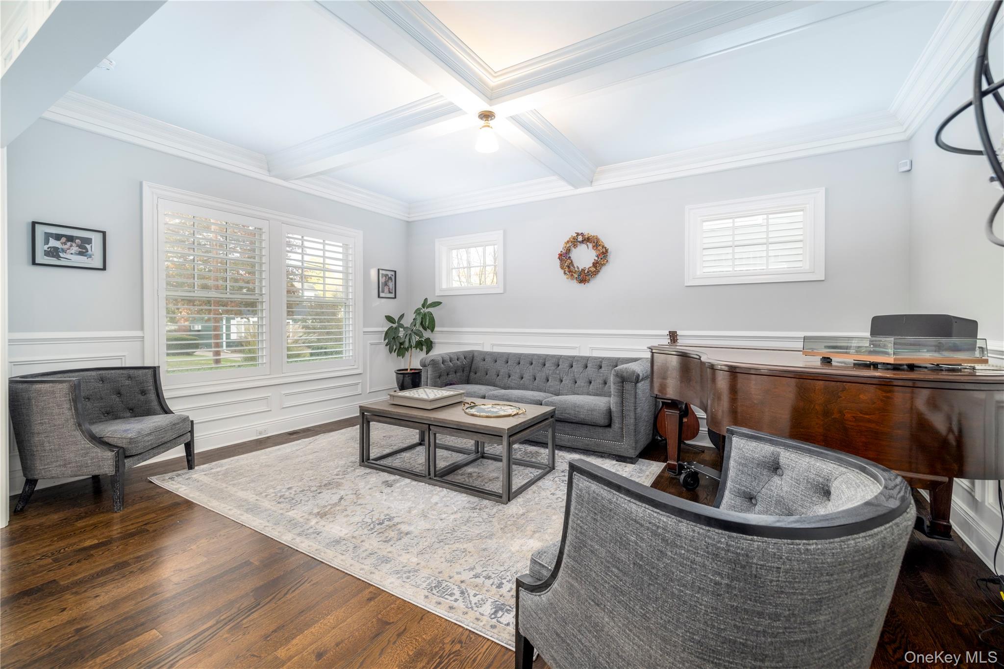 16 Westminster Road, Rockville Centre, NY 11570