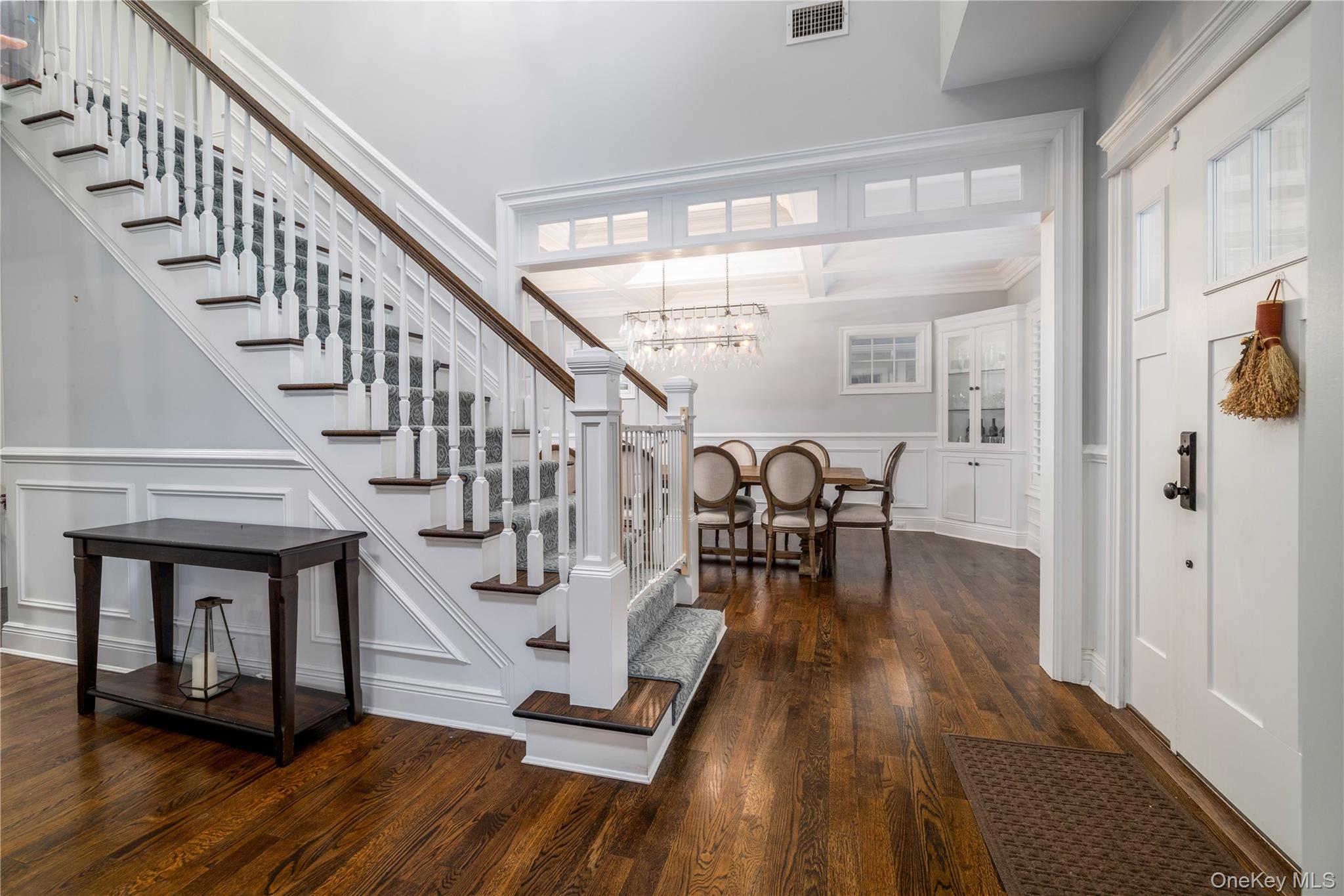 16 Westminster Road, Rockville Centre, NY 11570