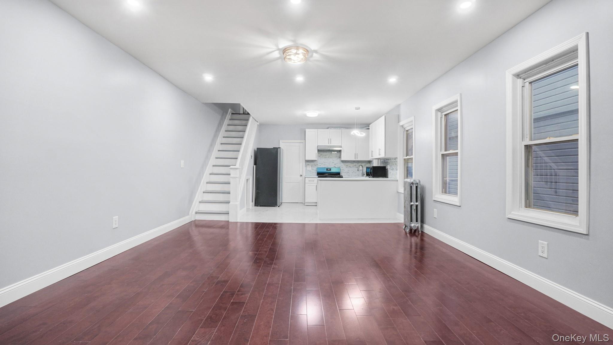 8925 201st Street, Hollis, NY 11423