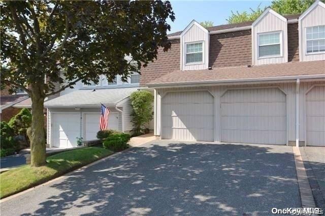 95 Woodlake Drive W # 95, Woodbury, NY 11797