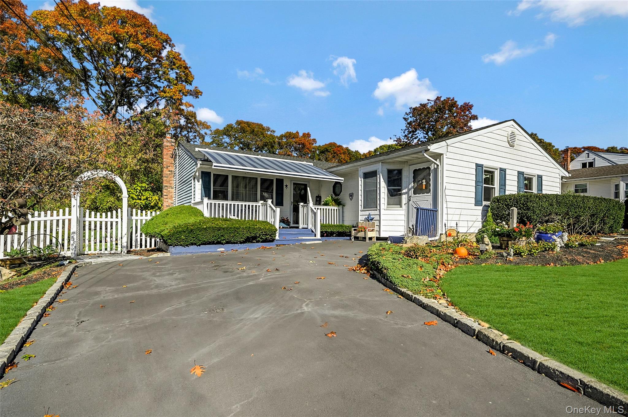 17 Washington Heights Street, Selden, NY 11784