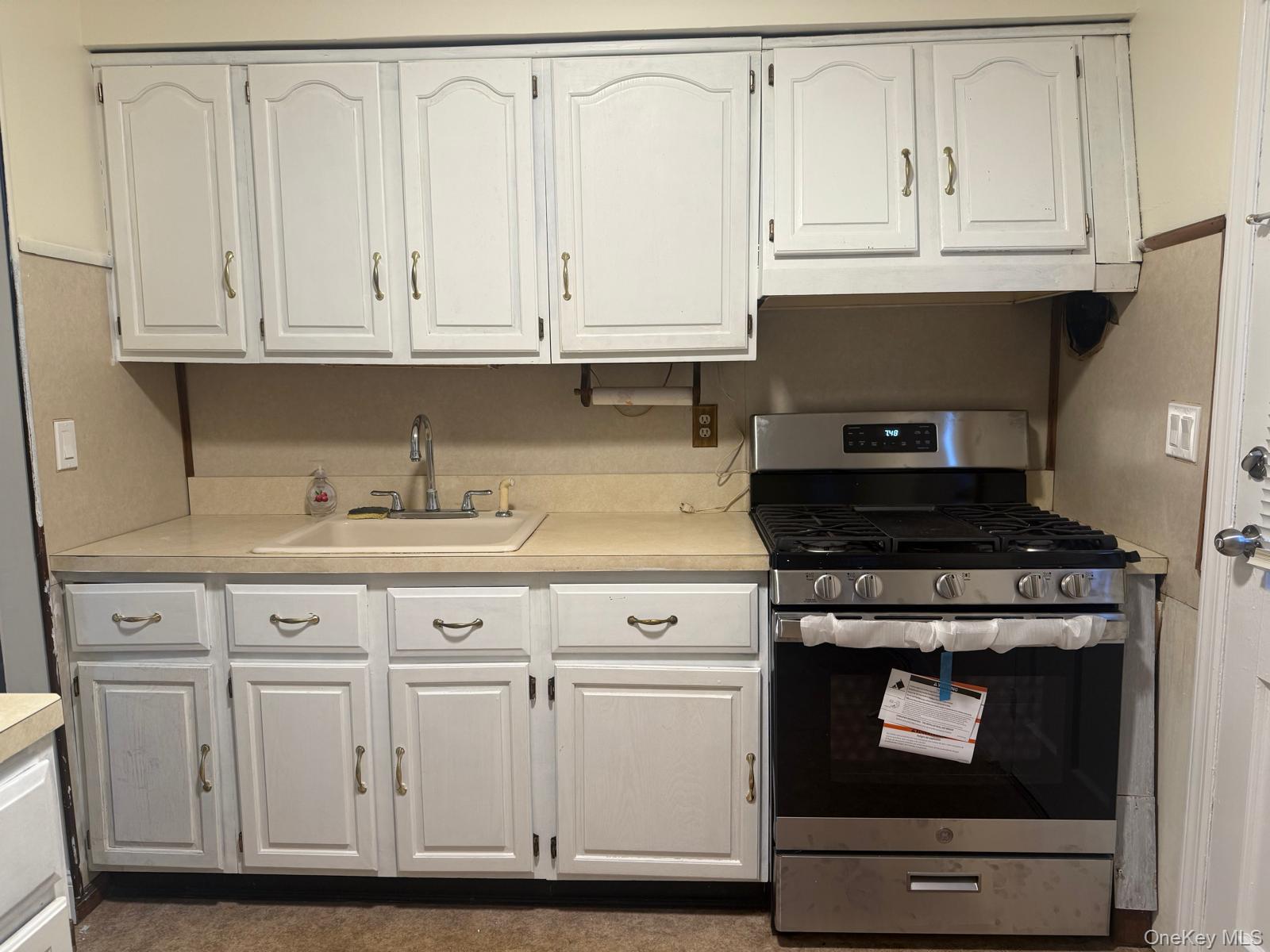 110 Evergreen Avenue # 1st Floor, Lynbrook, NY 11563