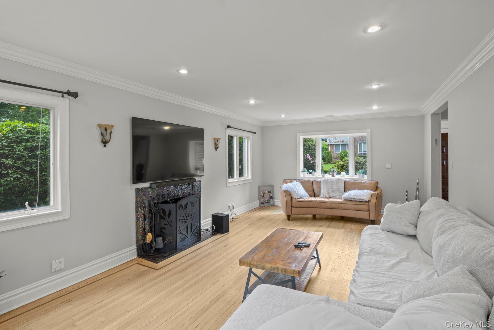 41 ALLENWOOD Road, Great Neck, NY 11023