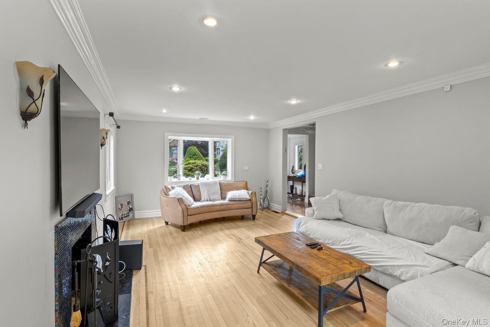 41 ALLENWOOD Road, Great Neck, NY 11023