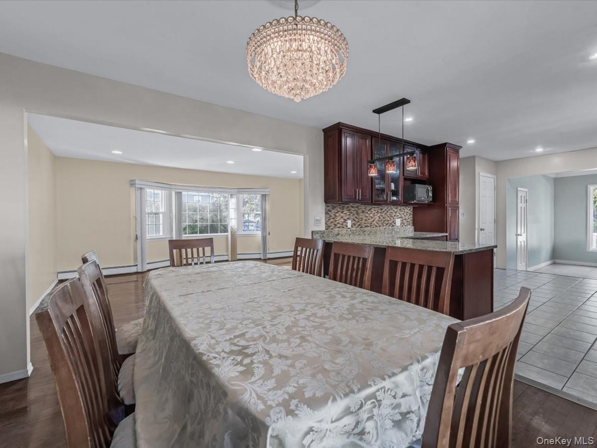 23 Paul Court, North Babylon, NY 11703