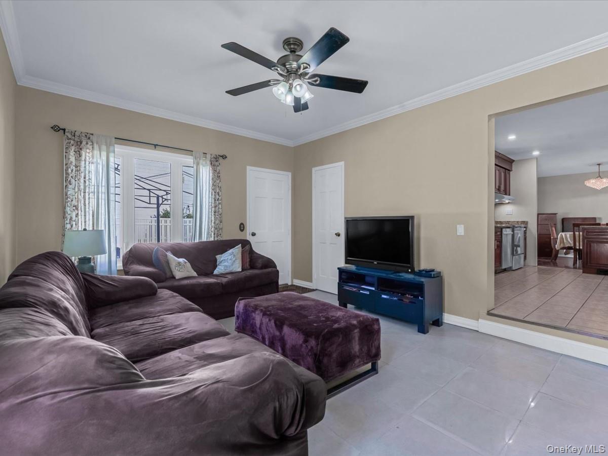 23 Paul Court, North Babylon, NY 11703