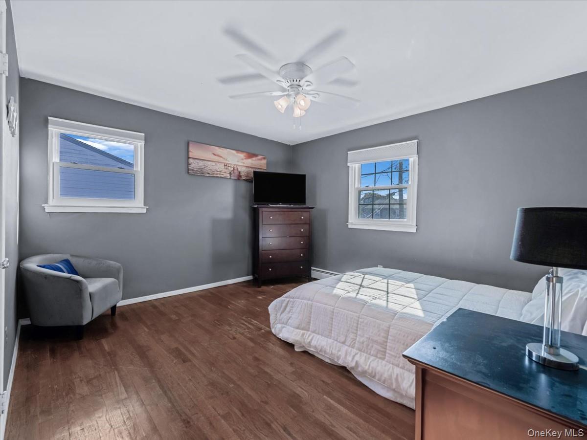 23 Paul Court, North Babylon, NY 11703