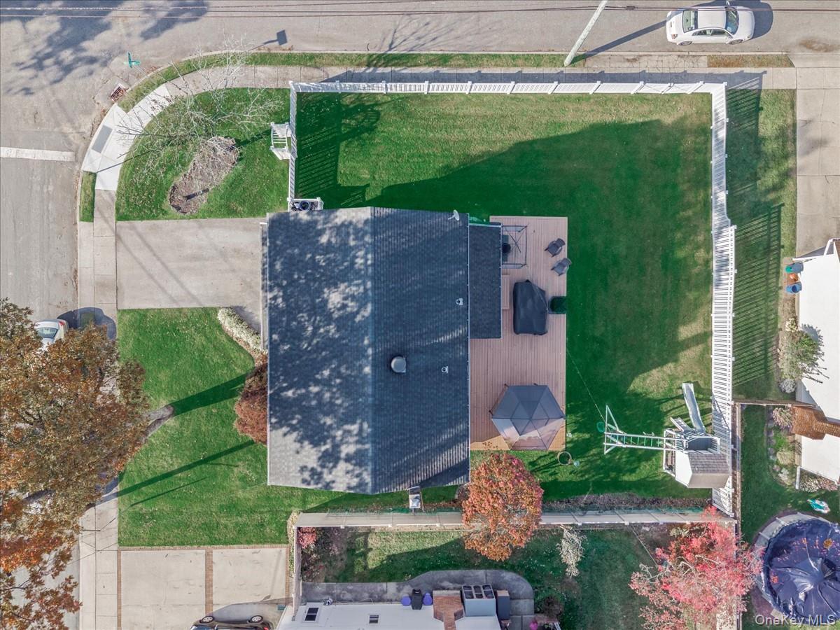 23 Paul Court, North Babylon, NY 11703