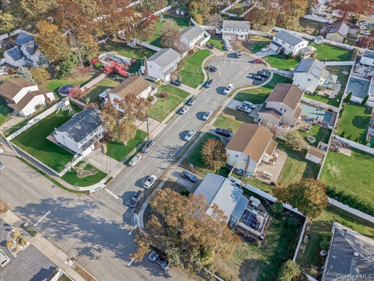 23 Paul Court, North Babylon, NY 11703