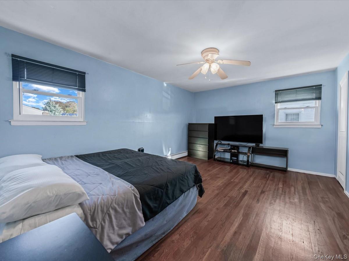 23 Paul Court, North Babylon, NY 11703