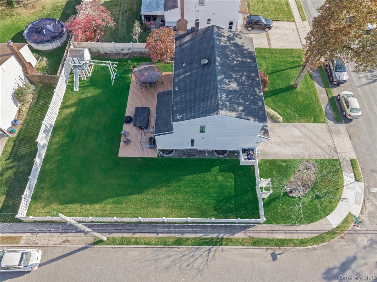 23 Paul Court, North Babylon, NY 11703