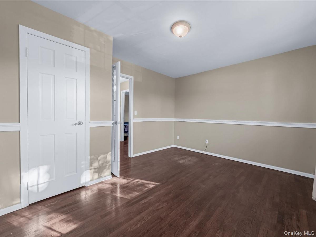 23 Paul Court, North Babylon, NY 11703