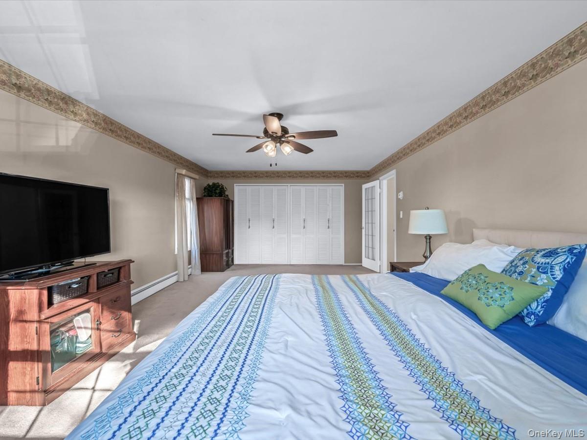 23 Paul Court, North Babylon, NY 11703