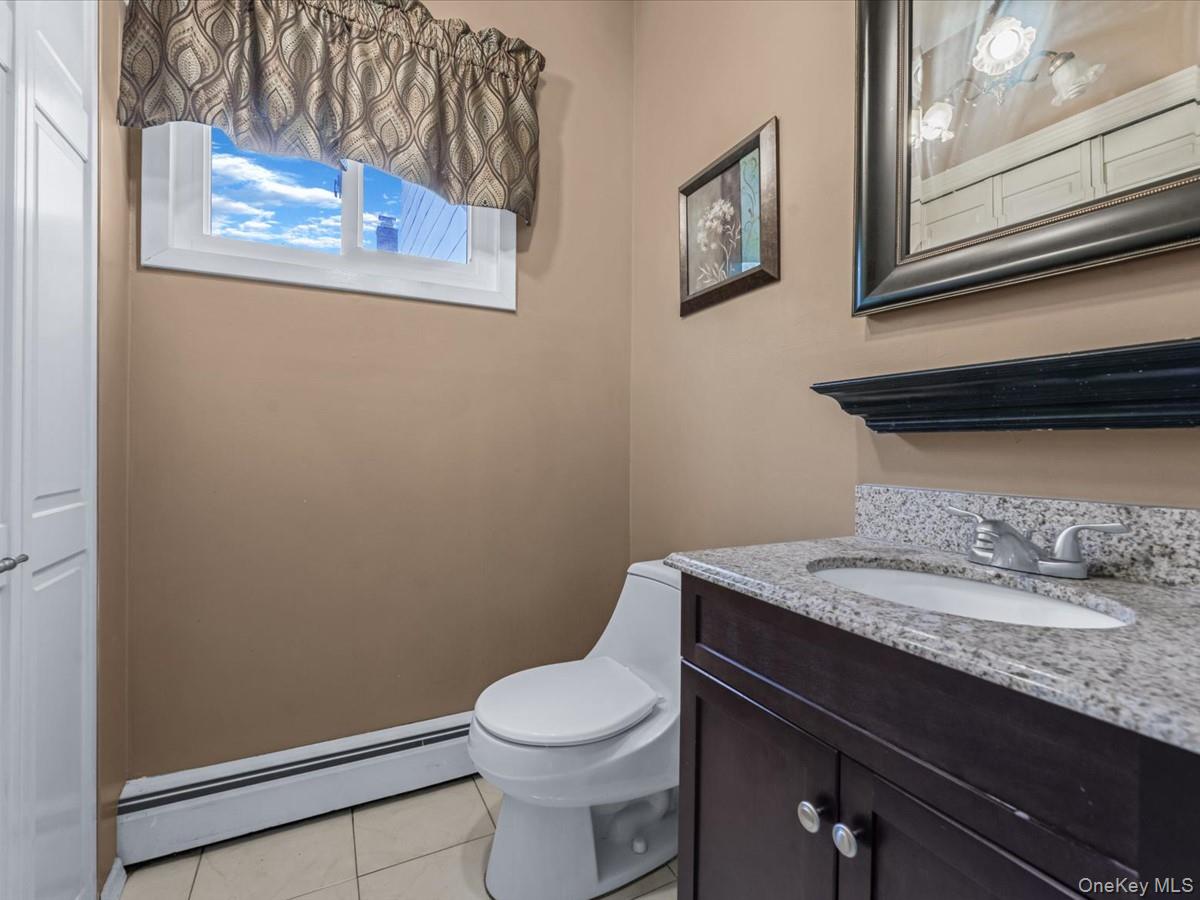 23 Paul Court, North Babylon, NY 11703