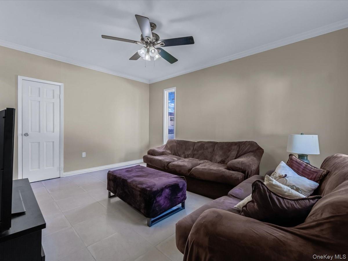 23 Paul Court, North Babylon, NY 11703