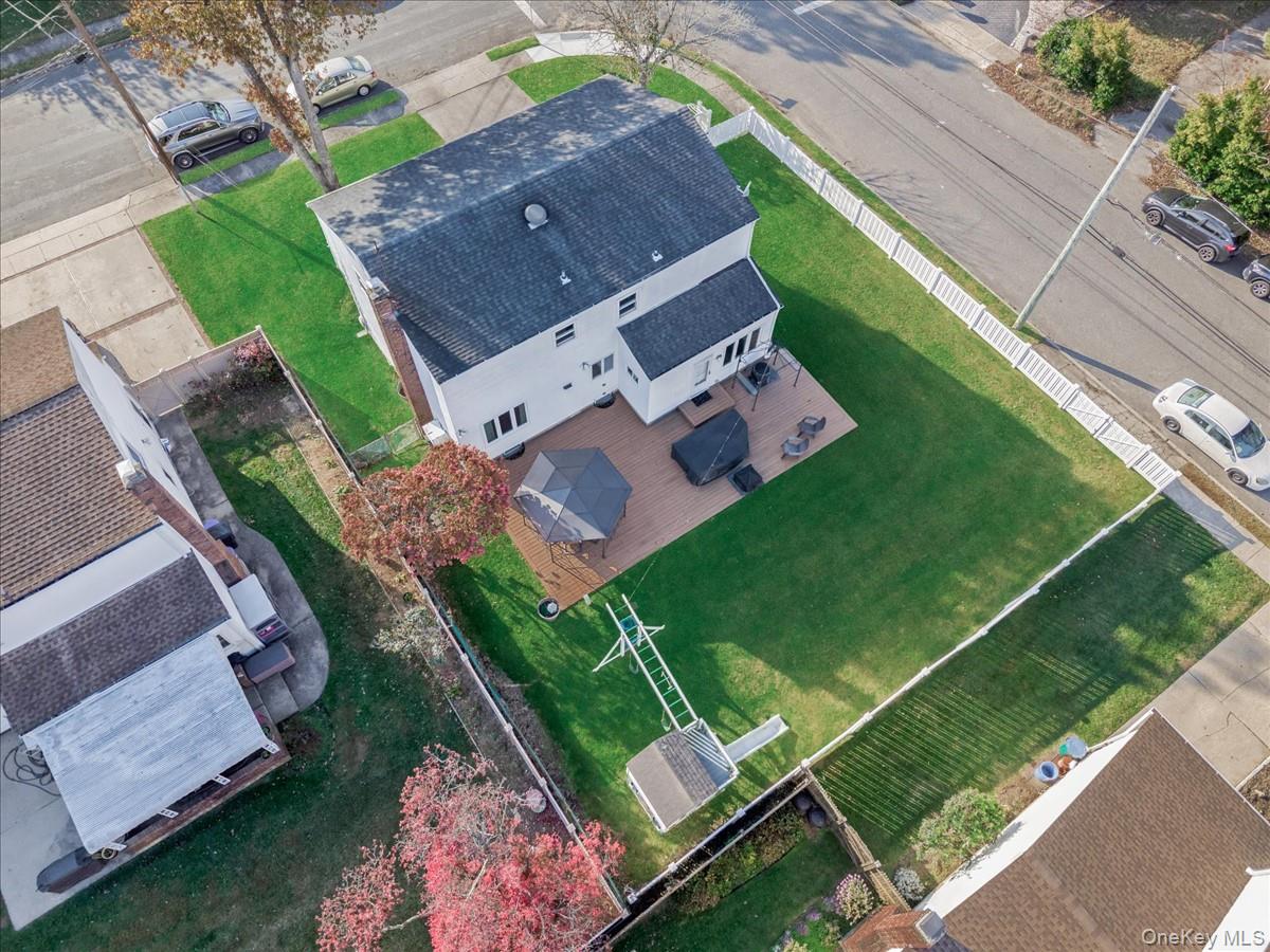 23 Paul Court, North Babylon, NY 11703