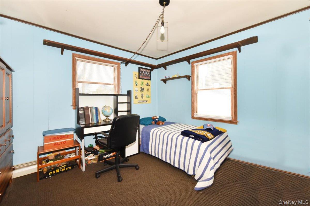 86 Cleveland Avenue, Massapequa, NY 11758