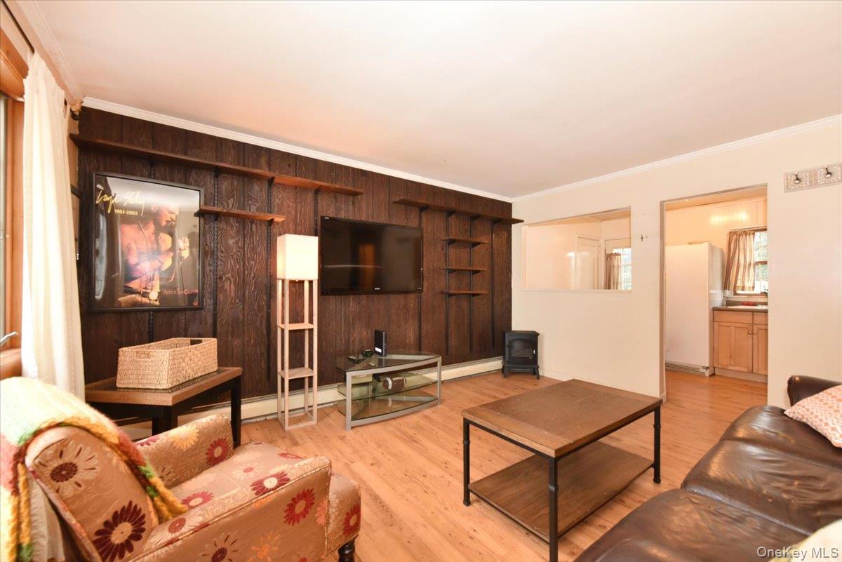 86 Cleveland Avenue, Massapequa, NY 11758