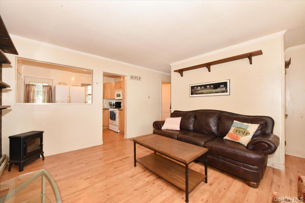 86 Cleveland Avenue, Massapequa, NY 11758