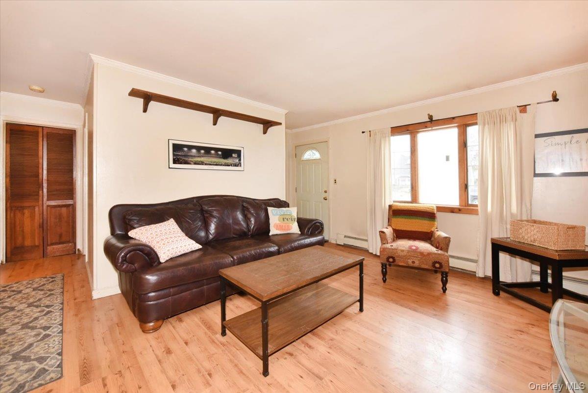 86 Cleveland Avenue, Massapequa, NY 11758