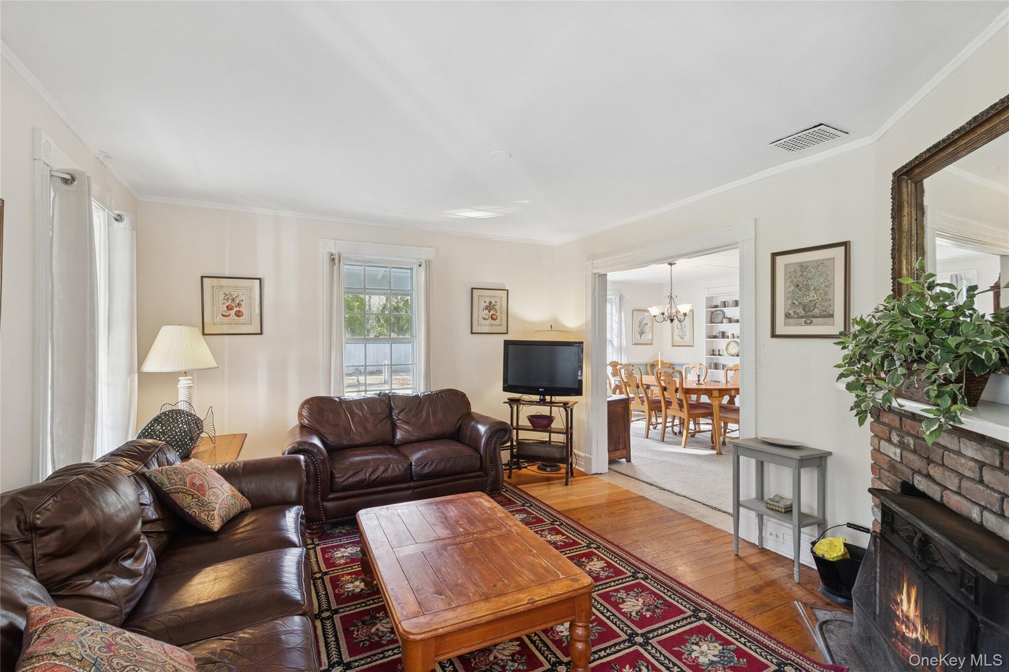 718 Montauk Highway, East Quogue, NY 11942