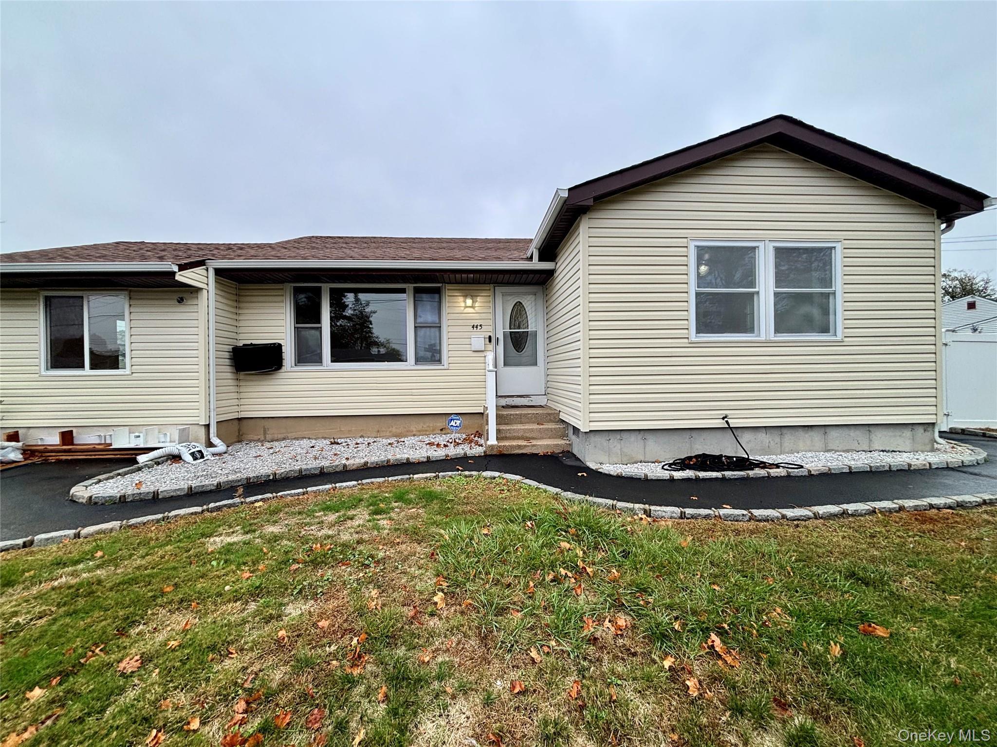 445 Madison Avenue, Brentwood, NY 11717