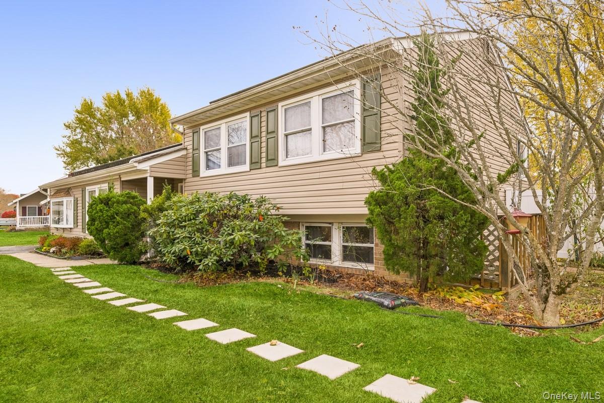 26 Grand Canyon Lane, Coram, NY 11727