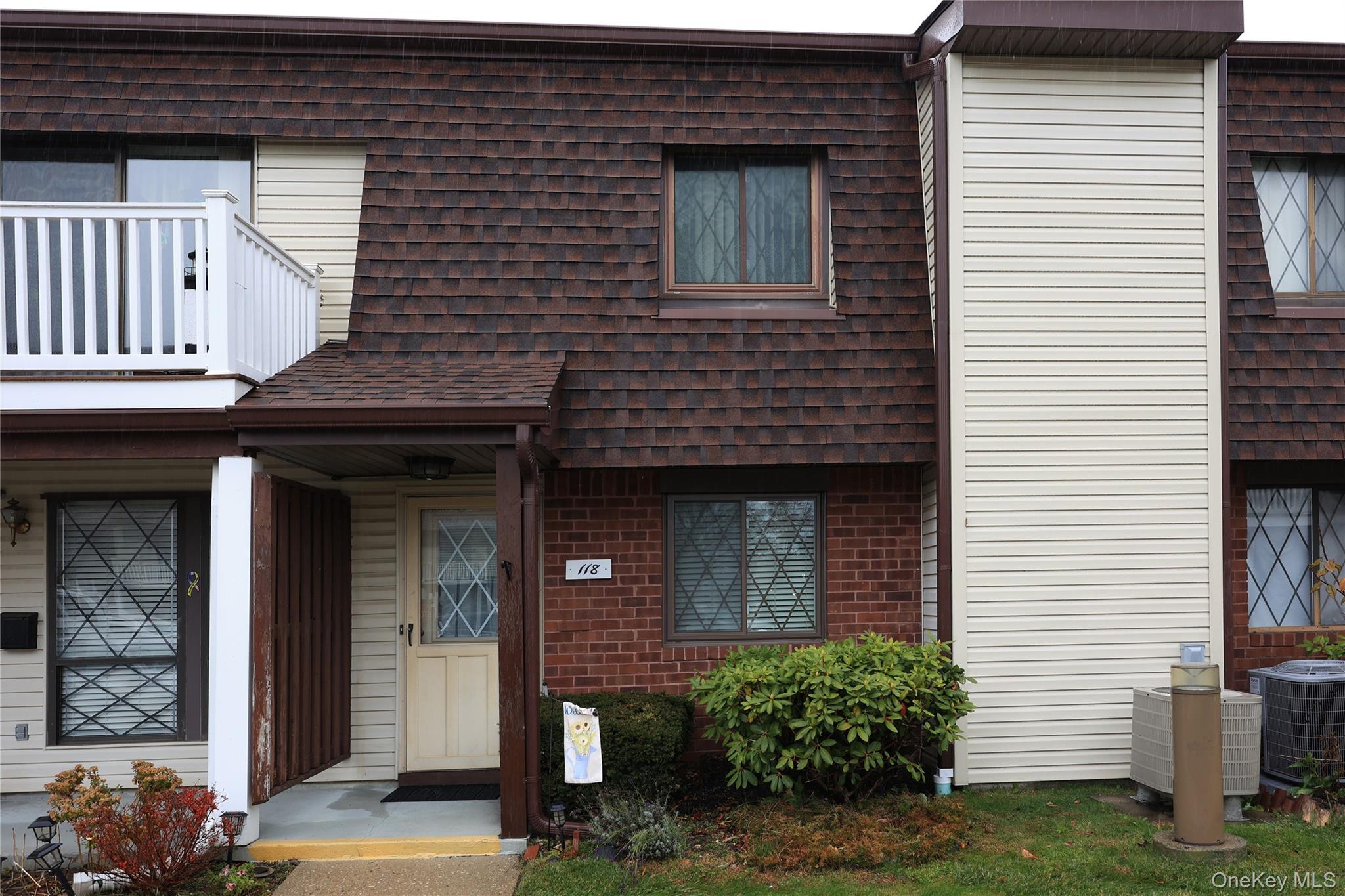 118 Clubhouse, Copiague, NY 11726