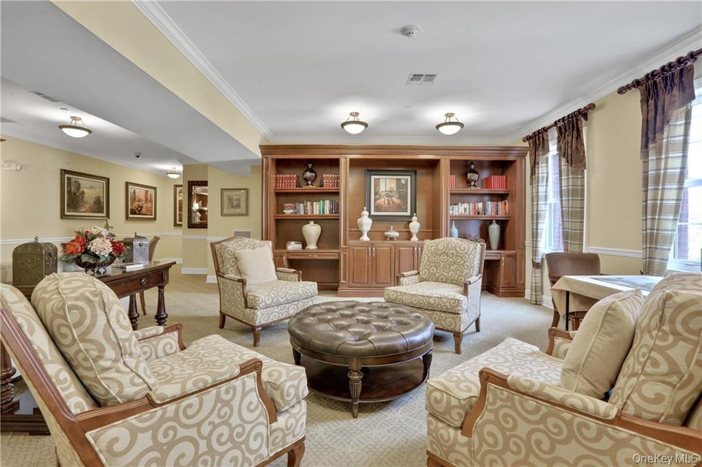 75 QUAKER Avenue # 315, Cornwall, NY 12518