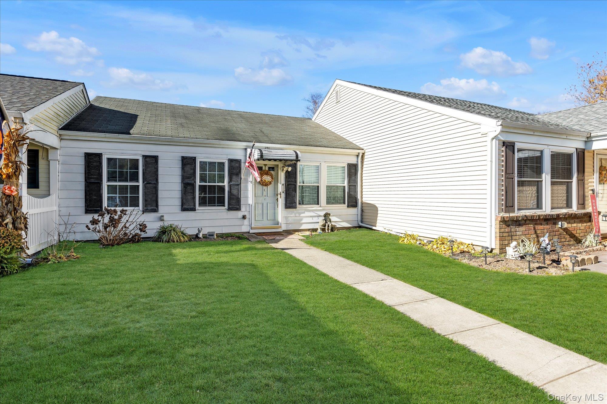 141 Forge Lane, Coram, NY 11727