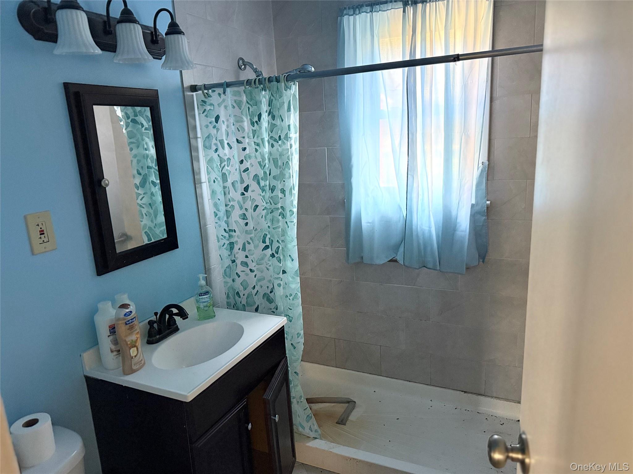 1663 N Thompson Drive, Bay Shore, NY 11706