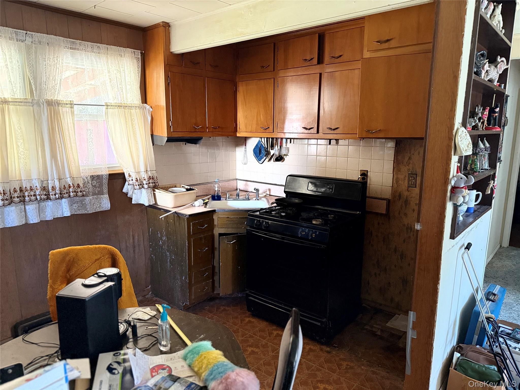 1663 N Thompson Drive, Bay Shore, NY 11706