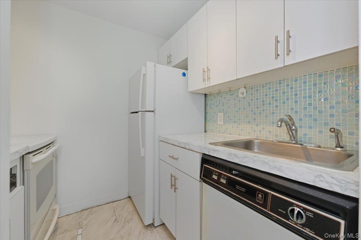 250 Shore Road # 4D, Long Beach, NY 11561