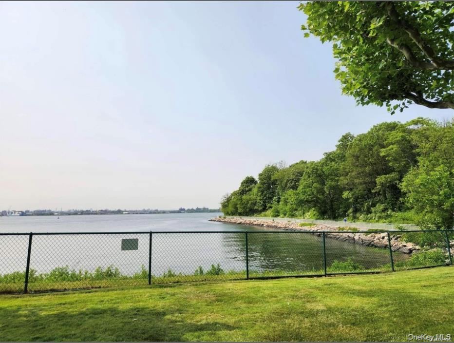 512 115th Street # 512D, College Point, NY 11356