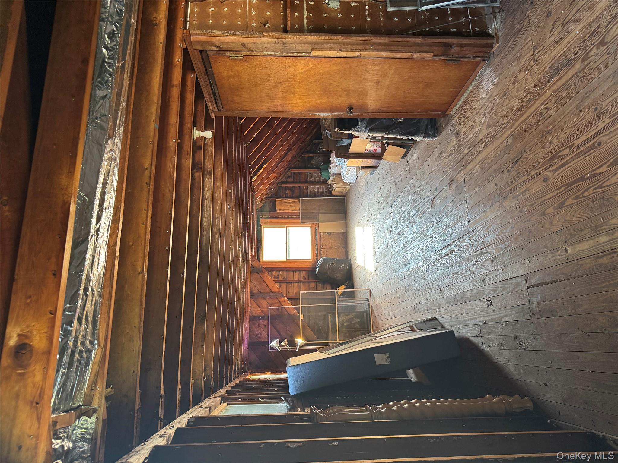 1 Glades Way, Halesite, NY 11743