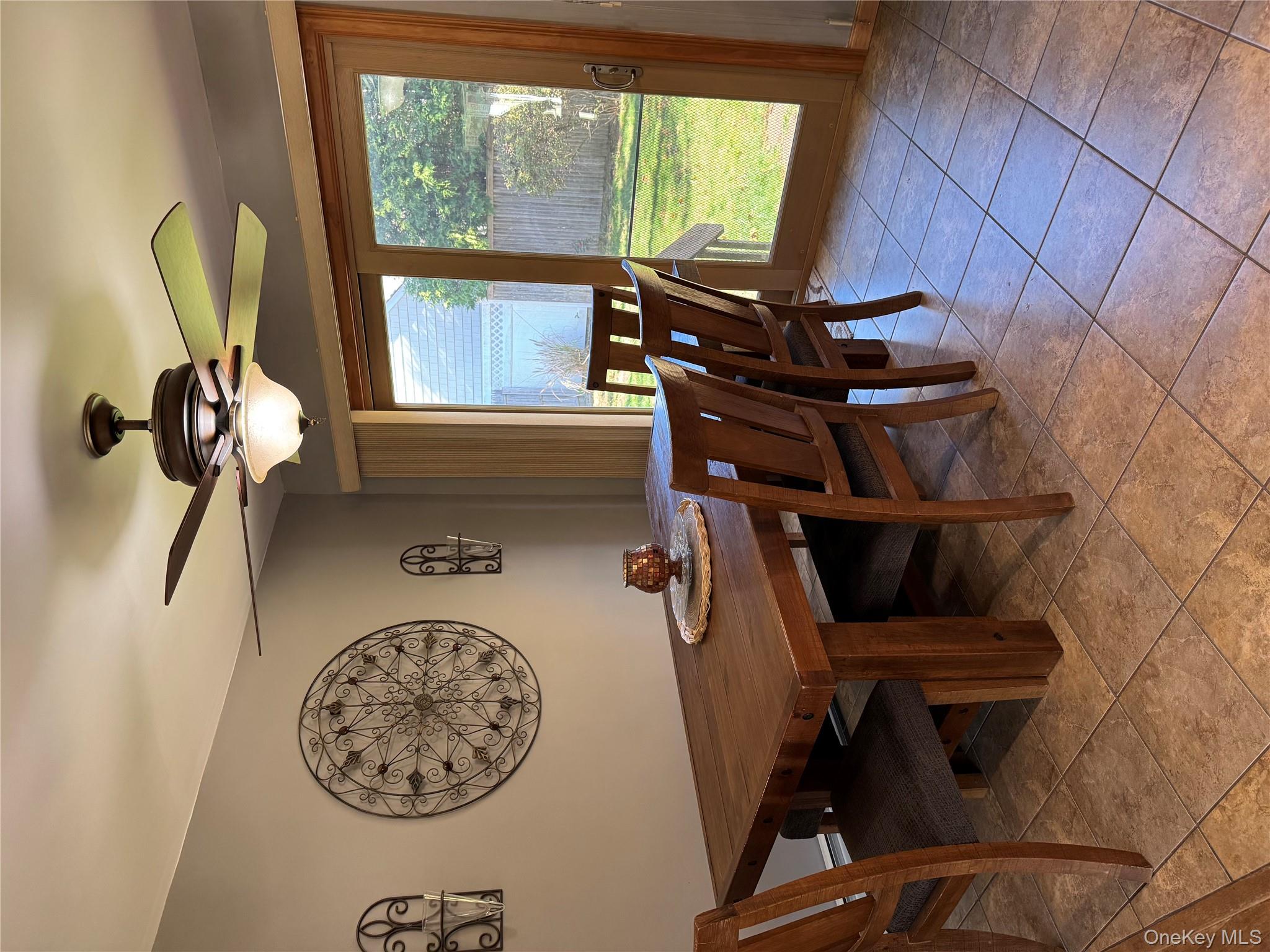 1 Glades Way, Halesite, NY 11743