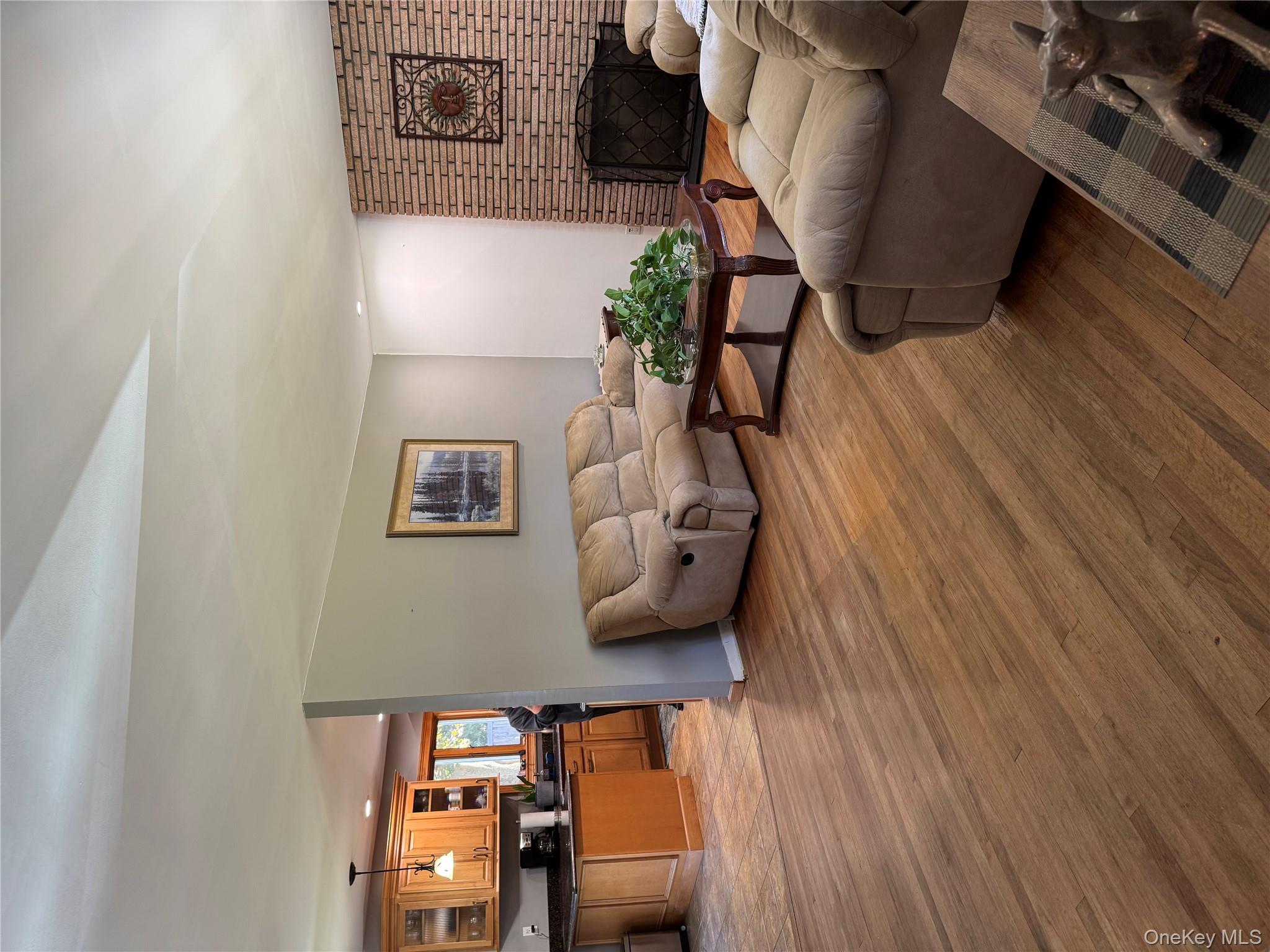 1 Glades Way, Halesite, NY 11743