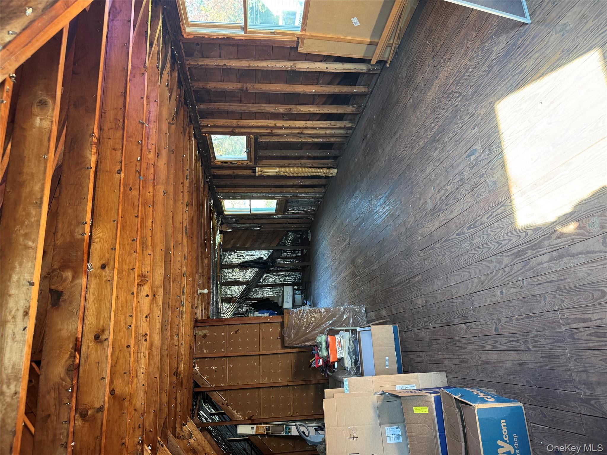 1 Glades Way, Halesite, NY 11743