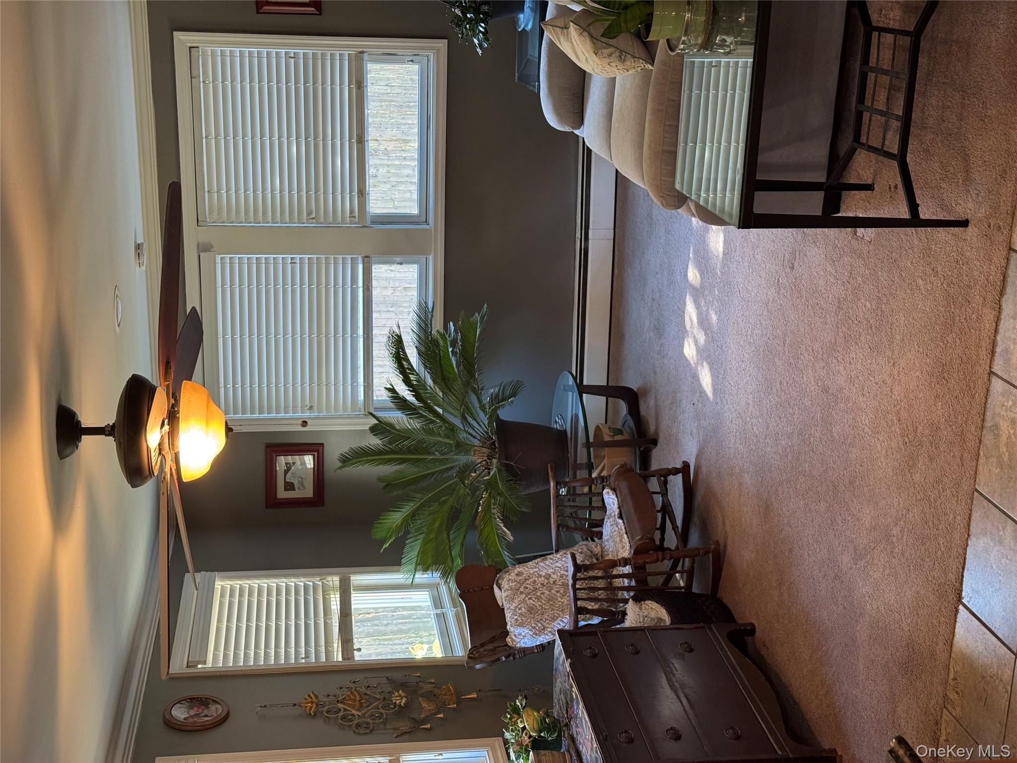 1 Glades Way, Halesite, NY 11743