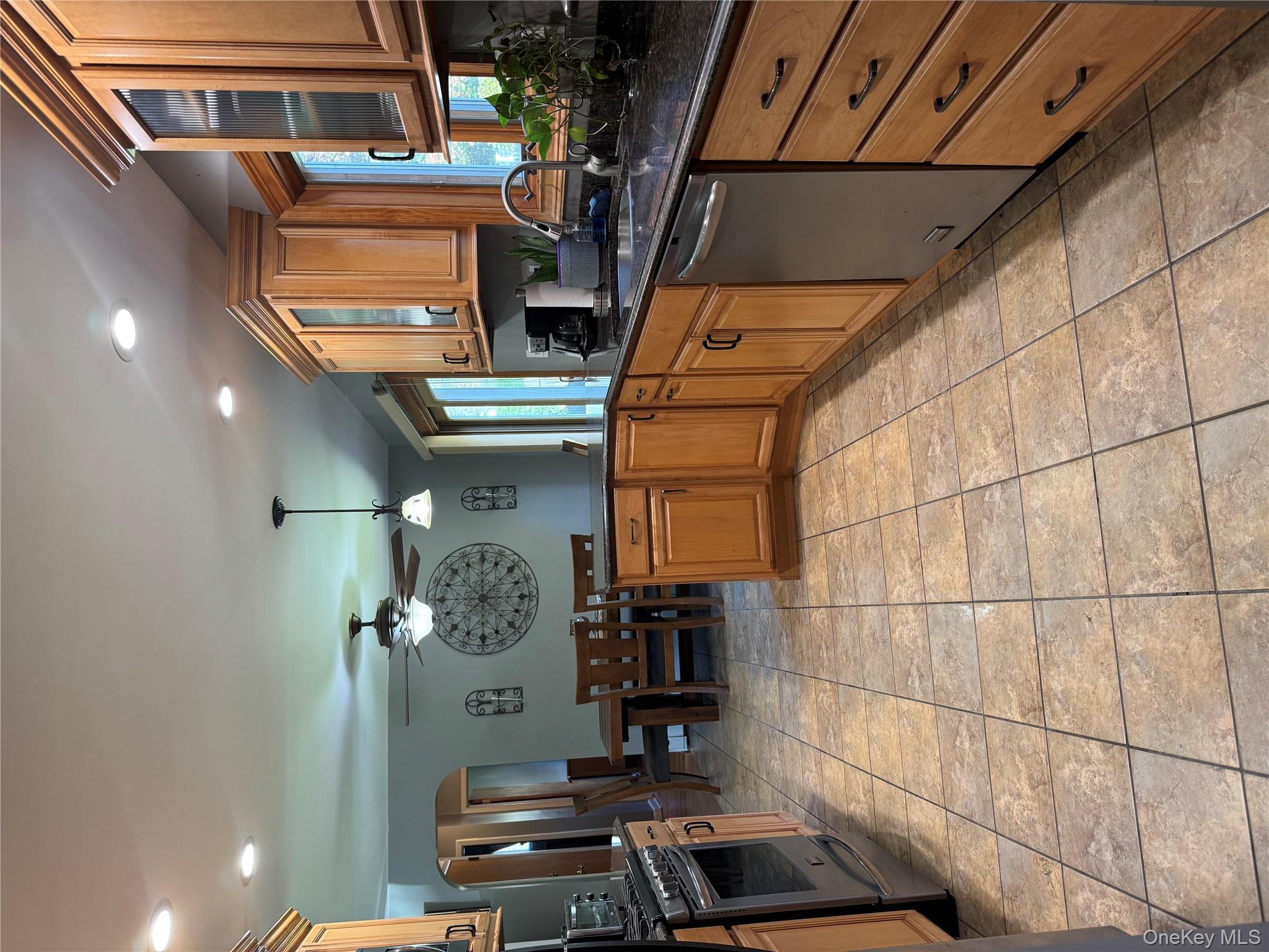 1 Glades Way, Halesite, NY 11743