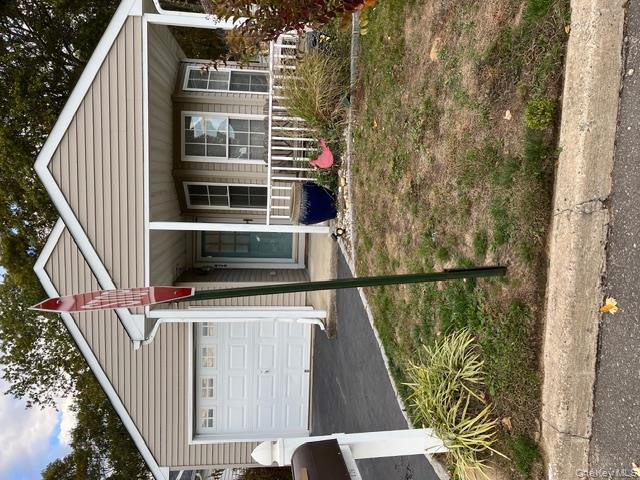 426 Village Circle N, Manorville, NY 11949