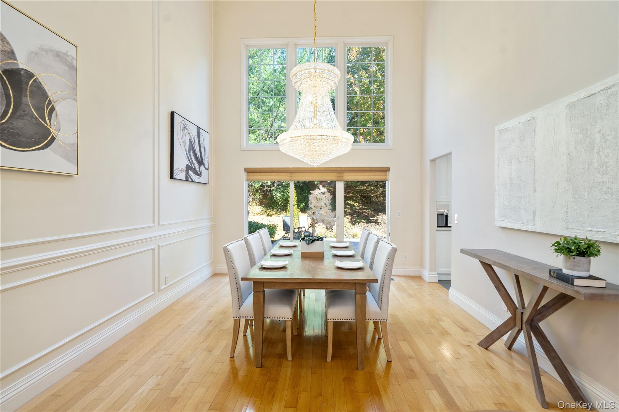 176 Sagamore Drive, Plainview, NY 11803