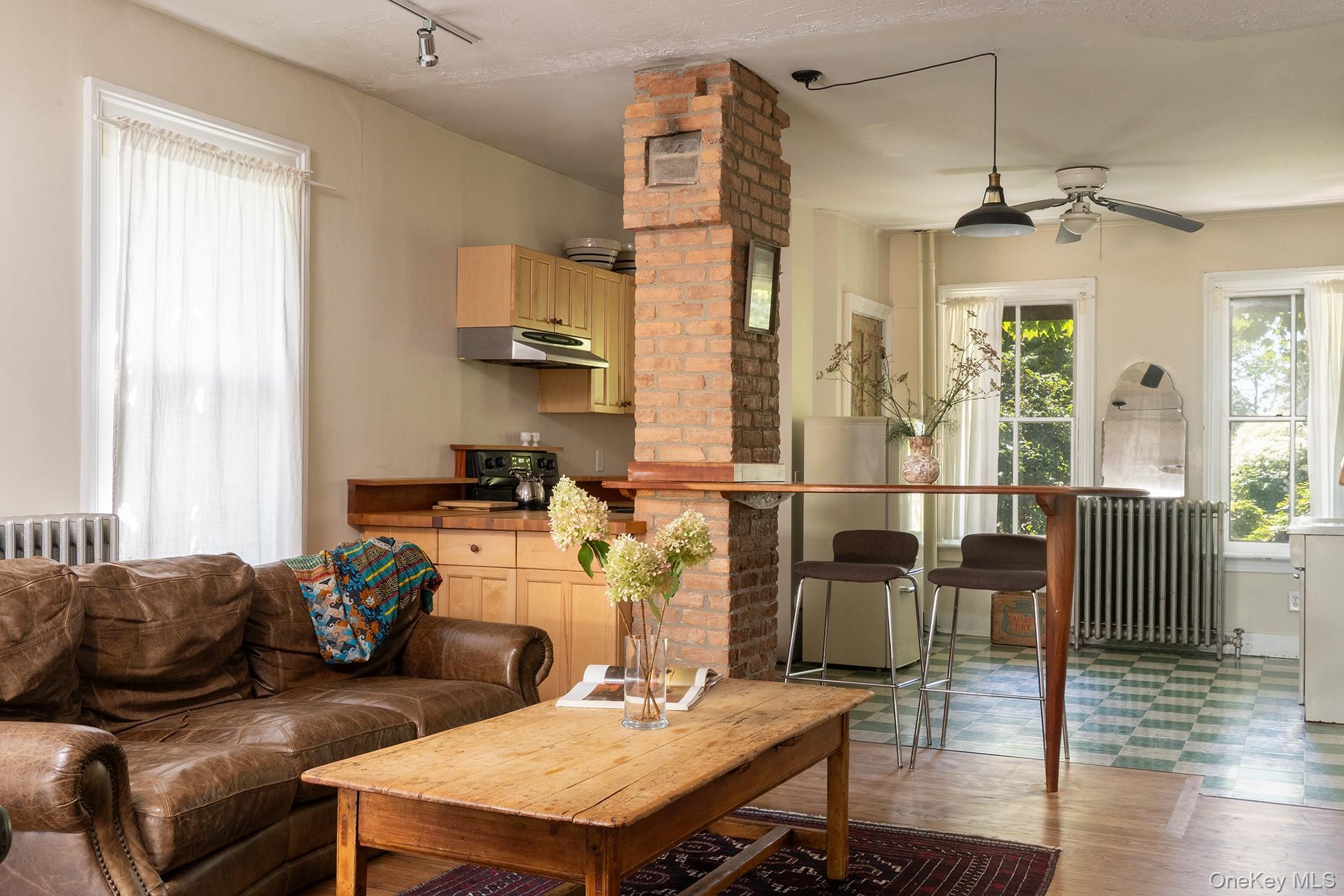 541 Washington Street, Hudson, NY 12534