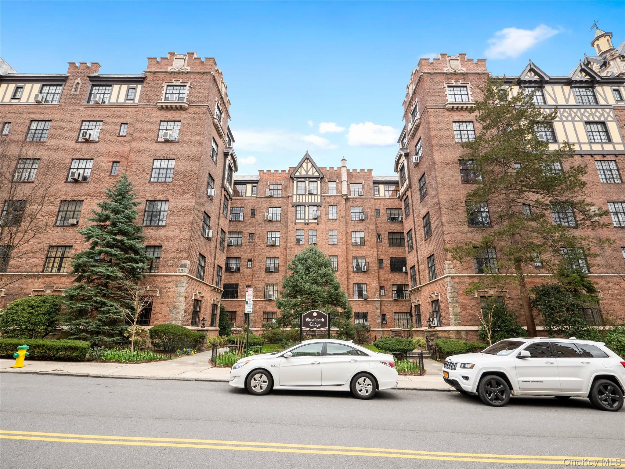 2 Westchester Ave # 2L, White Plains, NY 10601